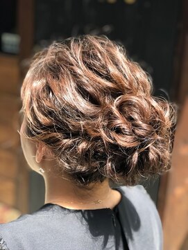 リモ(Limo) 【森】華やかシニヨン