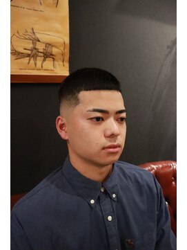 バーバーショップ レガロ(REGALO) バズ　スキンフェード