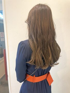 セルカ 新宿(CERCA) ほんのりオリーブベージュ［CERCA新宿/新宿西口］