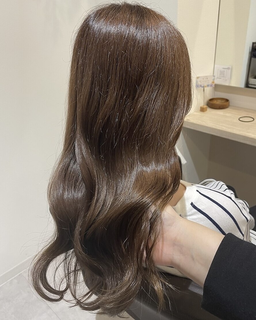 初回人気No.1骨格矯正カット+シアバターカラー+  極潤トリートメント \14800