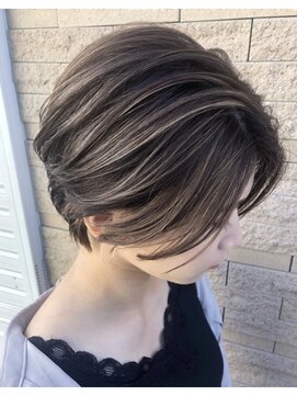 ウル(ulu) カット+白髪ボカシハイライト