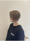 透明感ベージュ