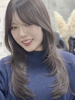 ジィルム(XELM)&nbsp;ハイライトカラーミルクティーベージュレイヤーカット