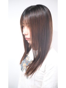 フロー(flow.) ロング　ツヤ感縮毛矯正