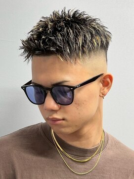メッツ 原宿(METS) MEN'S/アップバングショート×ハイライト×短髪フェード/原宿