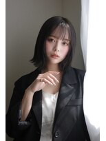 トーン(tone) 外ハネボブ/レイヤーボブ/黒髪アッシュ