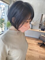 ヤエカ(yaeca) 後頭部ふんわりショート