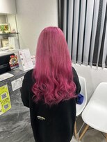 ミューバイケンジ(miu by KENJE)&nbsp;miu&橋本愛海　鮮やかなピンクグラデーション