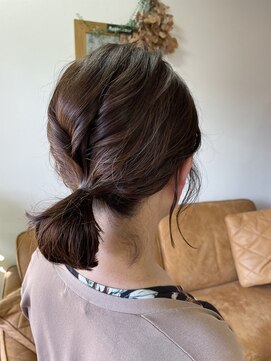 エルフゥ(Elle fou) やわらかグレージュ　ゆるアレンジ