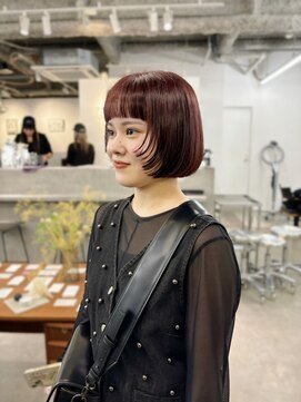 エルメ クラマエ(Elme) ブリーチ無し★マッシュボブ×レッドカラー