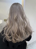 ユルク(JURK nagoya)&nbsp;グラデーションデザイン　グレージュ×ミルクティーベージュ