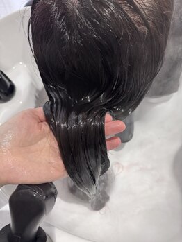 ペリ(peri)の写真/ダメージレスにこだわったoggi ottotoトリートメントで髪の芯へと潤いを与え、毛先まで潤いのある艶髪へ♪