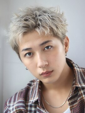 オーシャントーキョー サニー 原宿(OCEAN TOKYO Sunny) スパイキーショートベリーショートフェザーパーマセンターパート