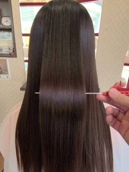 アールイー(Re)の写真/【多田】処理剤にもこだわり、髪へのダメージを最小限に抑えた施術でまとまりのある艶髪に◎