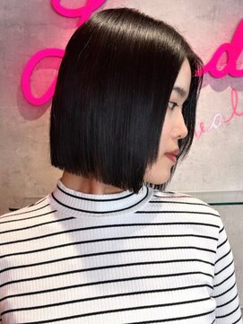 ロンドヴァリー 渋谷店(Lond vallee) パツっと王道切りっぱなしボブ