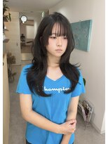 クイ(quii)&nbsp;韓国風ハッシュカットで大人くびれヘア
