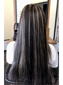 **ホワイト系コントラストラインハイライト**