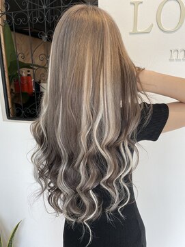 ラビス 浦和(Lovis) 魅力倍増カール/セミディ/シアーカラー/ダークアッシュ/姫カット