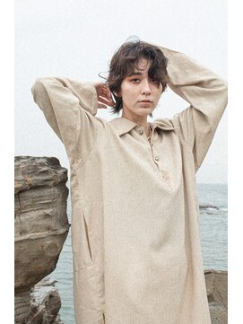 ハク アトリエ(HaKU atelier) クセ毛風パーマ前髪なしショートウルフボブハイライトカラー