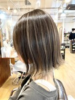ブリッツレボルト(BLITZ R EVOLUT)&nbsp;外はねボブ　ハイライト　ミルクティーカラー　20代30代40代