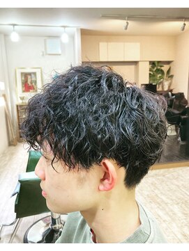 イコール(EQUAL) マッシュカット、ツイストスパイラル