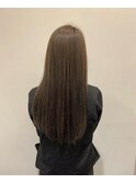アッシュ系カラーで大人かわいいサラサラロング♪