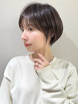 アンド ストーリーズ(&STORIES) 前髪あり耳掛け丸みくびれ大人ショートボブ20代30代40代50代*