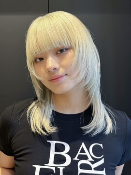 ノイ(noi) 顔周りレイヤーカットくびれヘアミルクティーベージュカラー
