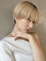 マッシュショート×ハイトーンベージュ