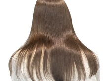 UPTOGLOSSはエイジング（老化）の進行を水素の力で抑え、抜毛や白髪抑制効果がある最高級のトリートメント