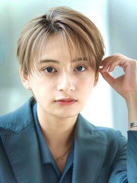 オーシャントーキョー サニー 原宿(OCEAN TOKYO Sunny) フェザーパーマセンターパートニュアンスパーマ韓国マッシュ黒髪