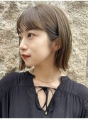 切りっぱなしボブ　外ハネ　オリーブグレー　ラウンドバング　