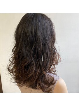 アルブル エト シミー(Arbre et chimie) 黒髪/オリーブグレー/小顔/ココアベージュ/東村山駅