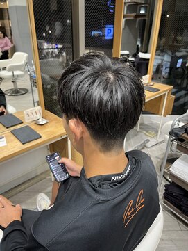 MEN’S HAIR/サーフカール/刈り上げセンターパート