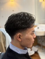 ゼロスバーバー(0's BARBER SHOP)&nbsp;ナチュラル/テーパーフェード