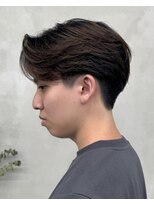 ニコトウキョウ 新宿(nico TOKYO)&nbsp;テーパーフェードニュアンスパーマ刈り上げセンターパートメンズ