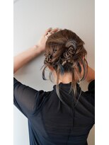 花鳥風月&nbsp;デザイン系編み込みツインアレンジ