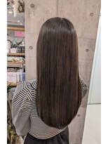 トゥーミー(to mee)&nbsp;透明感抜群☆セピアグレージュ♪【新田】