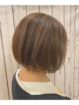 スタジオ アルファプラス 日暮里店(studio α+)&nbsp;ステップボーンカットカットボブショートハイライト白髪ぼかし