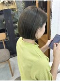 オリーブベージュ/ブリーチなしカラー/顎ラインボブ