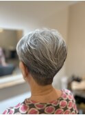 刈り上げショートレイヤー70代