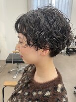 ユノ(juno) 【中目黒】おしゃれかわいい！黒髪ショートのくるくるパーマ☆