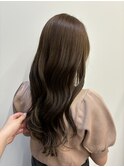 オリーブベージュ艶カラーゆるふわウェーブ巻きロングヘア