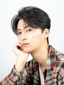 オーシャントーキョーオーバー 渋谷(OCEAN TOKYO OVER) メンズショートフェザーパーマセンターパートニュアンスパーマ