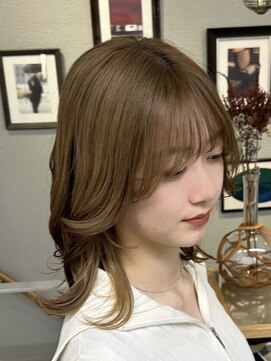 サロンドバン 恵比寿 ブリーチ1回◎ くびれレイヤー × ミルクティーベージュ