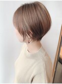 ナチュラルくびれ丸み耳かけショートボブ前髪あり