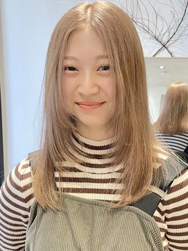 ラミエバイメルト 下北沢(lamie by melt) レイヤーボブ顔周りカット ブリーチミルクティーベージュ 下北沢