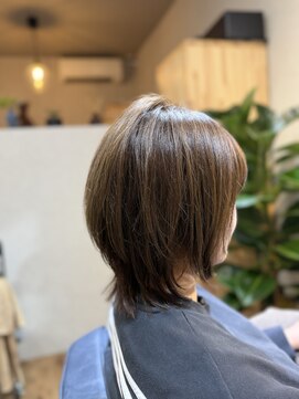 アノア(anoa) 軽やかレイヤーボブ × ナチュラルベージュ