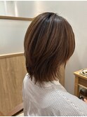 大人レイヤースタイル　ミディアムブラウンカラー