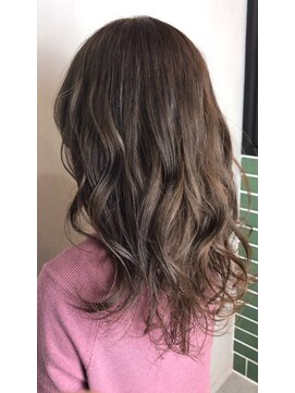 ラトリエ ブロカント 立川北口店(L'atelier BROCANTE) マーメイドアッシュ ベージュカラー フェザーロング